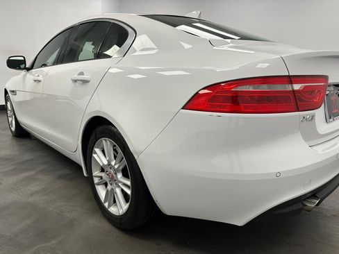 Used 2018 Jaguar XE Premium image 21
