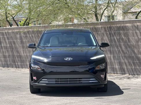 Used 2023 Hyundai Kona SE FWD image 3
