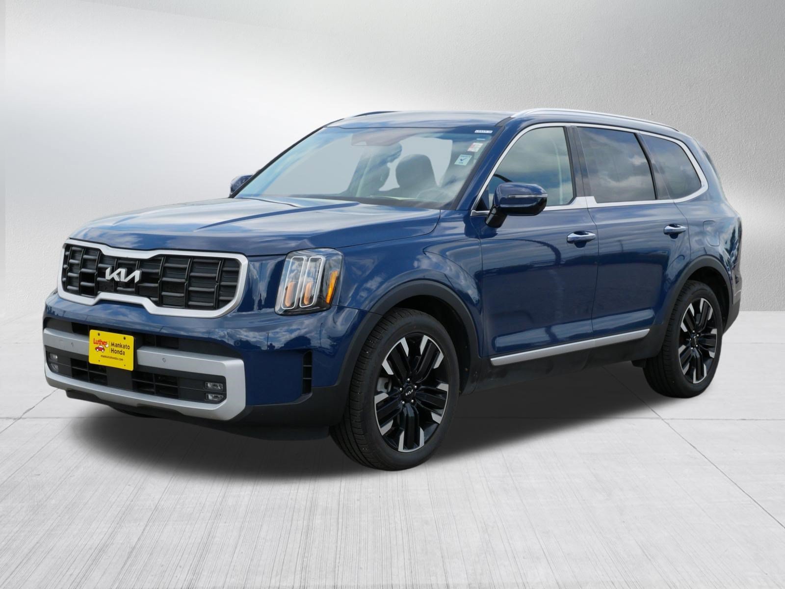 Used 2024 Kia Telluride SX AWD/4WD image 3