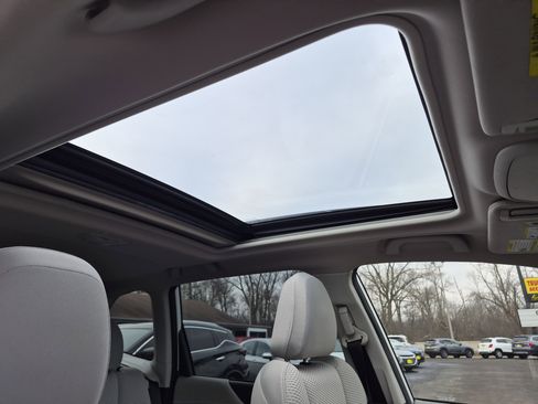 Used 2022 Subaru Forester Premium image 18