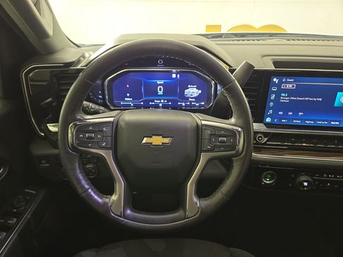 Used 2022 Chevrolet Silverado 1500 LT AWD/4WD image 14