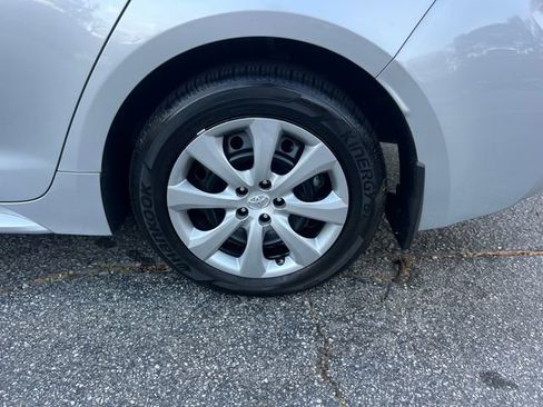 Used 2025 Toyota Corolla LE image 31