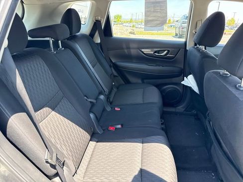 Used 2018 Nissan Rogue S AWD/4WD image 12