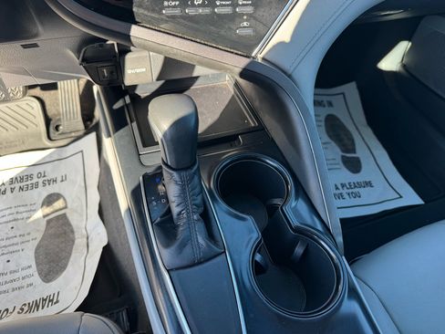 Used 2018 Toyota Camry SE image 15