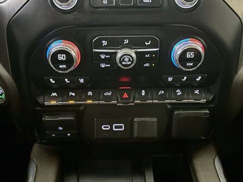Used 2019 GMC Sierra 1500 Denali w/ Denali Ultimate Package AWD/4WD image 19