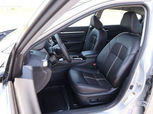 Used 2025 Nissan Altima 2.5 SR FWD image 7