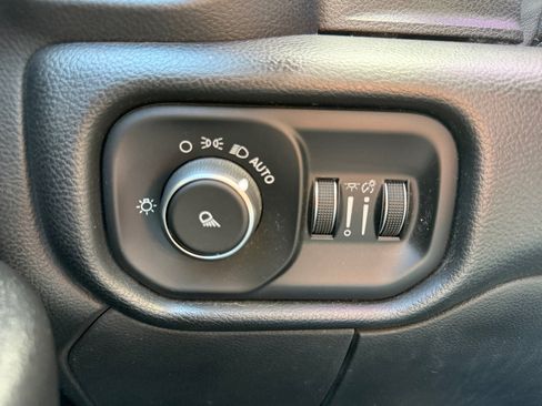 Used 2019 RAM 2500 Tradesman w/ Chrome Appearance Group AWD/4WD image 19