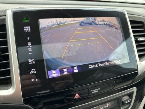 Used 2016 Honda Pilot Touring image 22