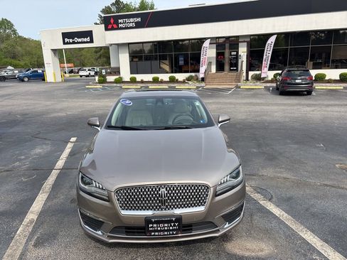 Used 2019 Lincoln MKZ Reserve FWD image 3