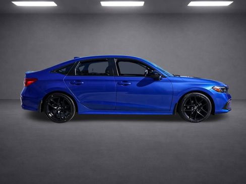 Used 2023 Honda Civic Sport image 3