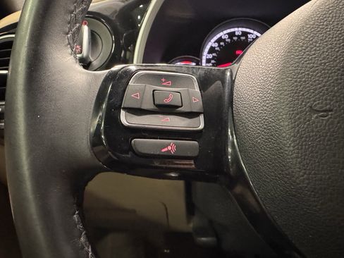 Used 2014 Volkswagen Beetle TDI image 12