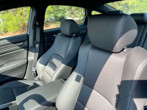 Used 2022 Honda Accord Sport image 10