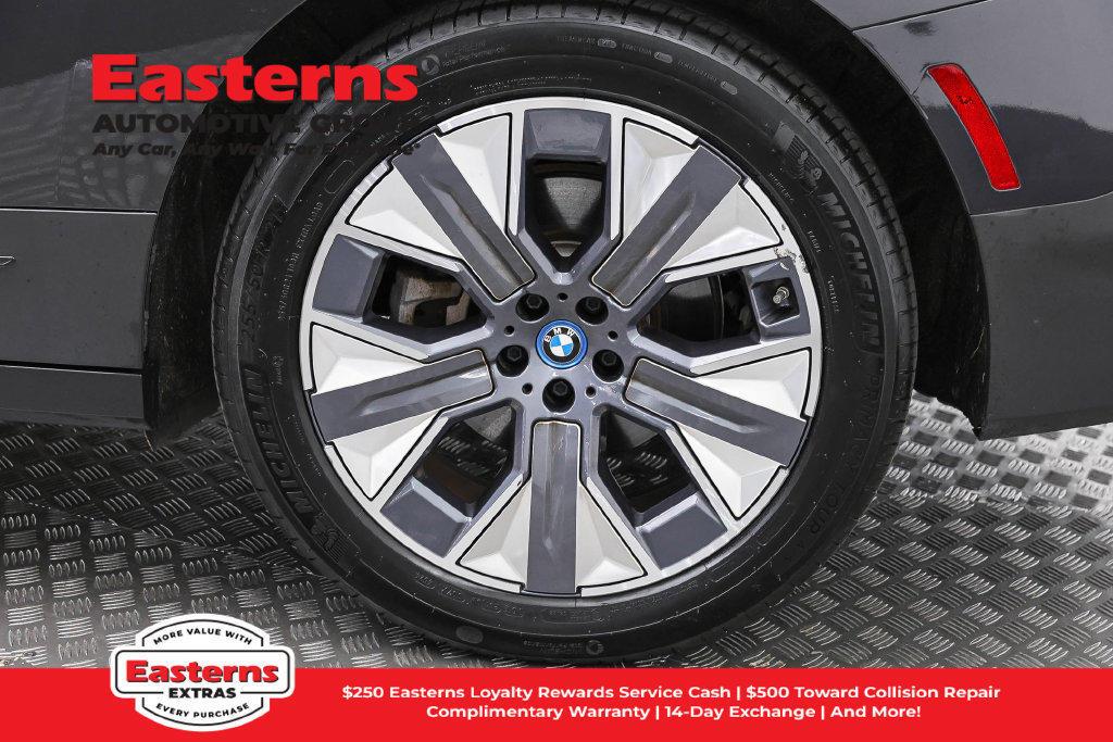 Used 2024 BMW iX xDrive50 AWD/4WD image 31