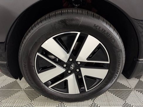 Used 2026 Hyundai Ioniq 9 SEL image 12