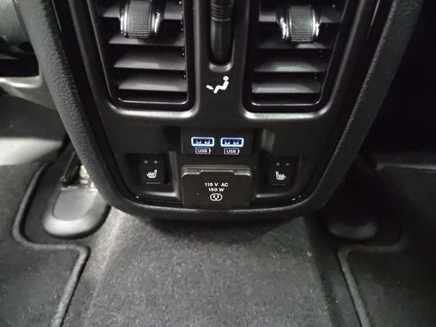 Used 2025 Dodge Durango GT AWD/4WD image 36