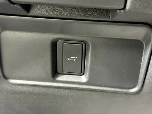 Certified 2025 Land Rover Discovery Sport Dynamic SE AWD/4WD image 42