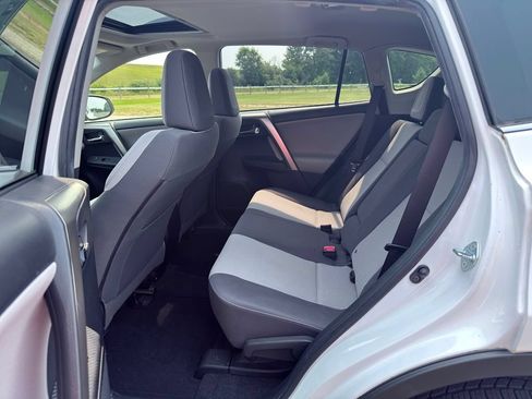 Used 2014 Toyota RAV4 XLE AWD/4WD image 23