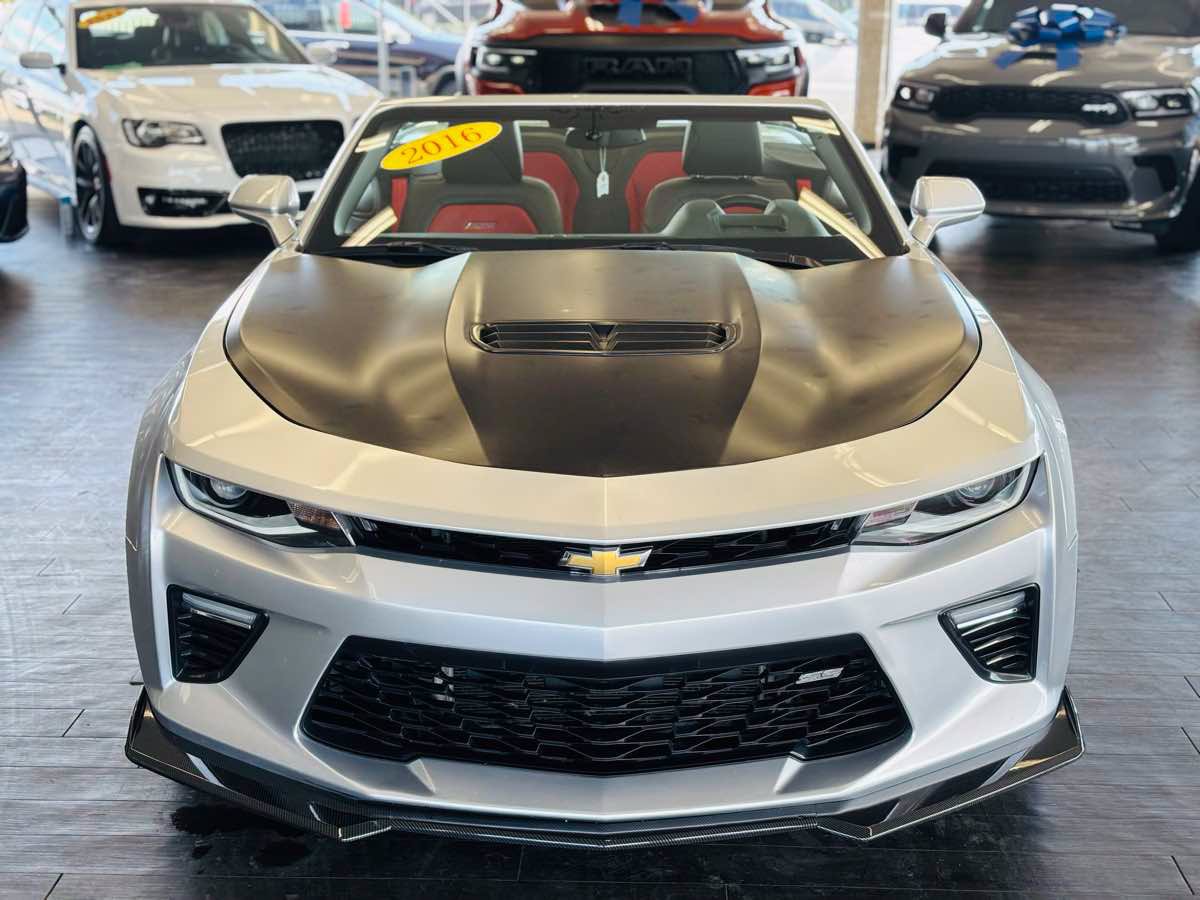 Used 2016 Chevrolet Camaro SS RWD image 16