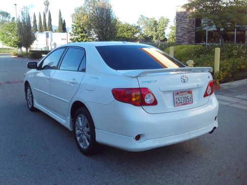 Used 2009 Toyota Corolla S FWD image 2