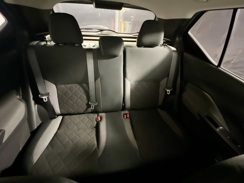 Used 2018 Nissan Kicks SV image 33