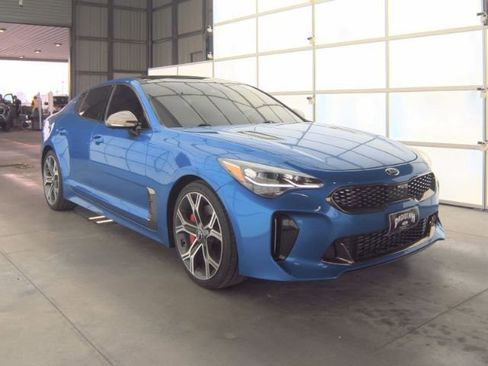 Used 2020 Kia Stinger GT2 image 2