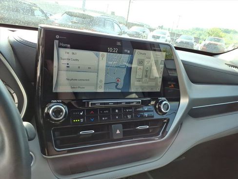 Used 2021 Toyota Highlander Platinum AWD/4WD image 20