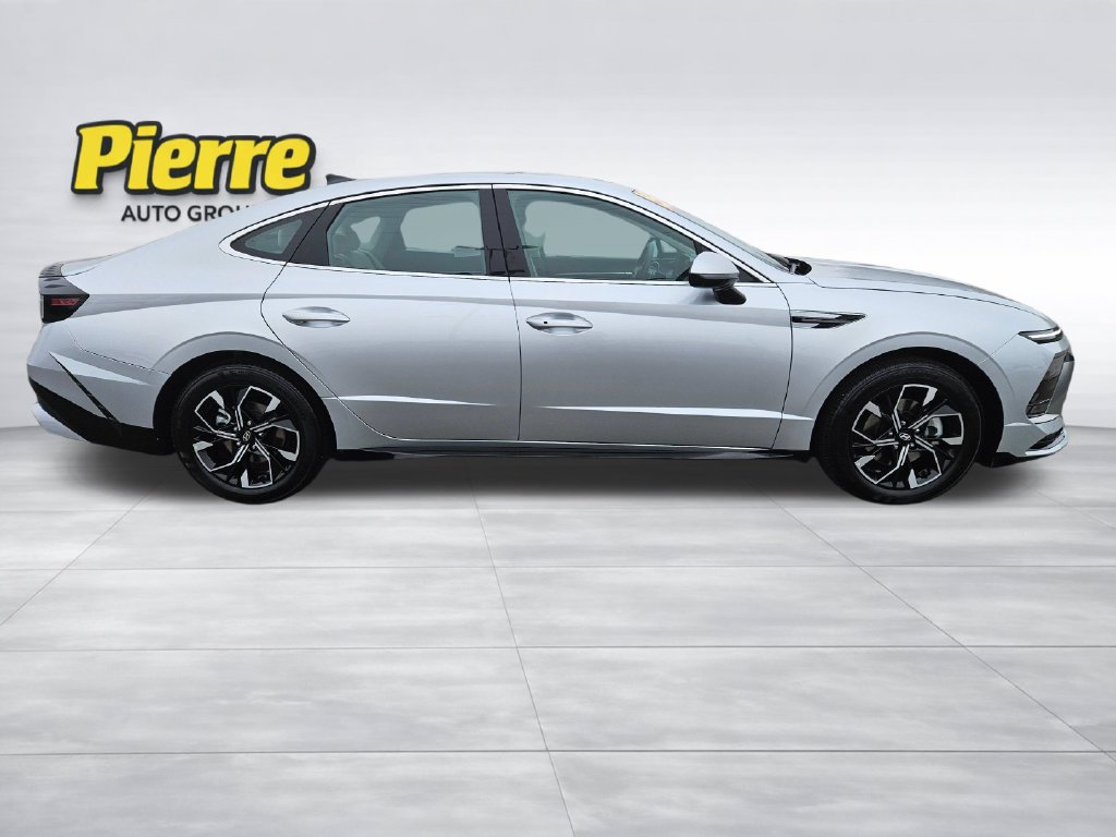 Used 2025 Hyundai Sonata SEL FWD image 6
