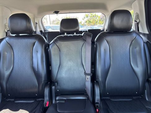 Used 2026 Kia Carnival FWD image 40