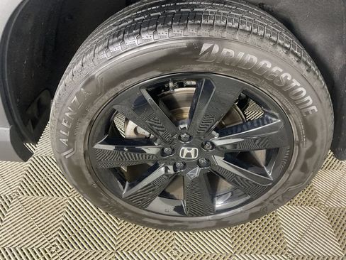 Used 2025 Honda Pilot Black Edition image 6