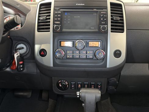 Used 2015 Nissan Frontier PRO-4X w/ Pro-4x Luxury Package AWD/4WD image 15