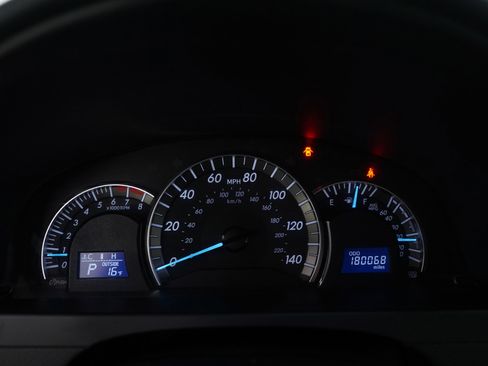 Used 2014 Toyota Camry SE image 19