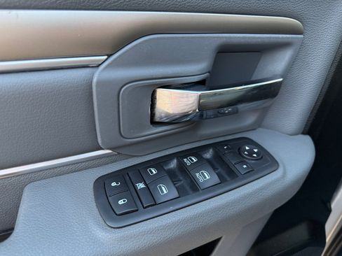 Used 2017 RAM 1500 Classic SLT image 11