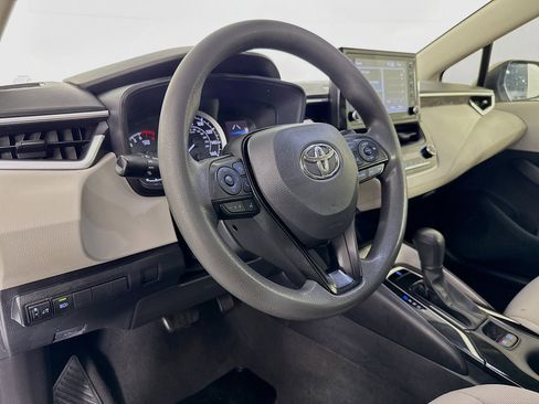 Used 2022 Toyota Corolla LE image 21