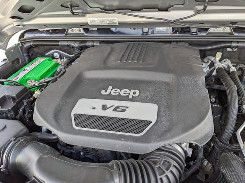 Used 2016 Jeep Wrangler Unlimited Sport image 13