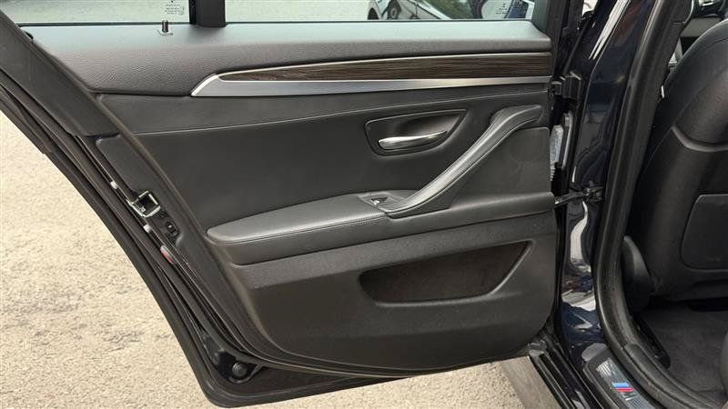 Used 2016 BMW 550i xDrive Sedan AWD/4WD image 46
