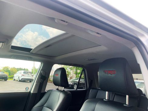 Used 2021 Toyota 4Runner SR5 AWD/4WD image 18