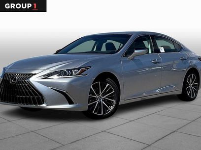 New 2025 Lexus ES 300h w/ Premium Package