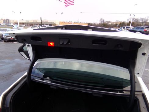 Used 2015 Mercedes-Benz E 350 4MATIC Sedan image 18