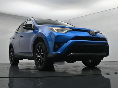 Used 2017 Toyota RAV4 SE w/ Advanced Technology Package AWD/4WD image 18