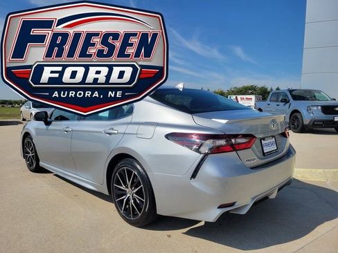 Used 2024 Toyota Camry SE FWD image 6