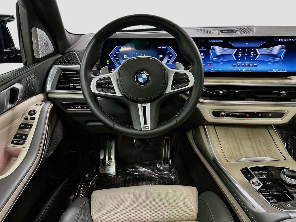Used 2026 BMW X7 M60i AWD/4WD image 23