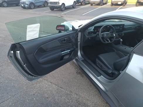 New 2025 Ford Mustang Coupe image 9