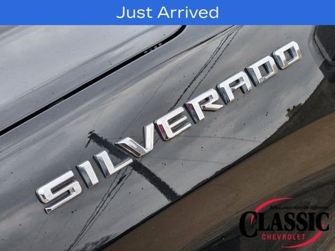 Used 2020 Chevrolet Silverado 1500 LT w/ Texas Edition image 15
