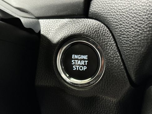 Used 2025 Toyota RAV4 XLE FWD image 22