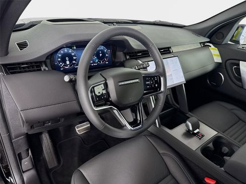 Used 2026 Land Rover Discovery Sport Landmark AWD/4WD image 9