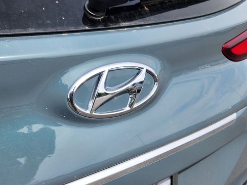 Used 2022 Hyundai Kona Limited AWD/4WD image 18
