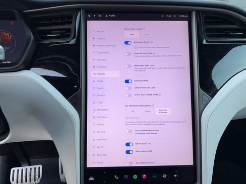 Used 2021 Tesla Model X Long Range image 15