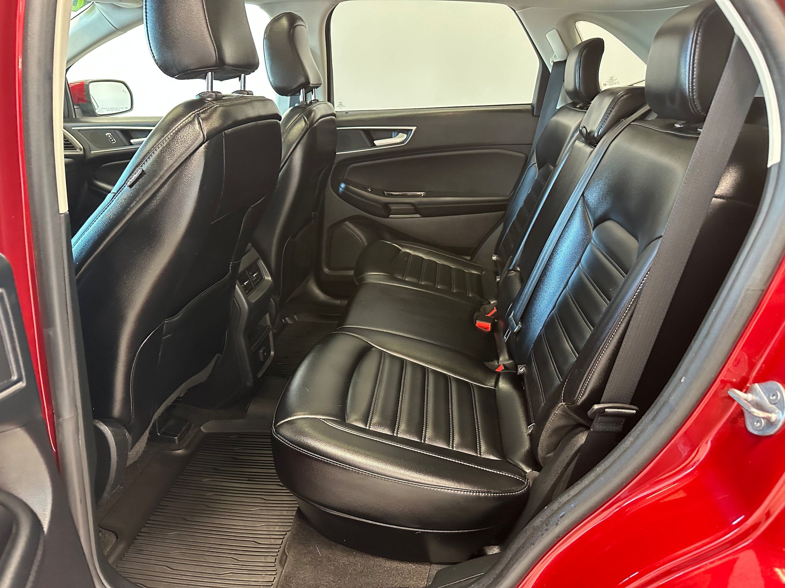 Used 2020 Ford Edge SEL AWD/4WD image 13