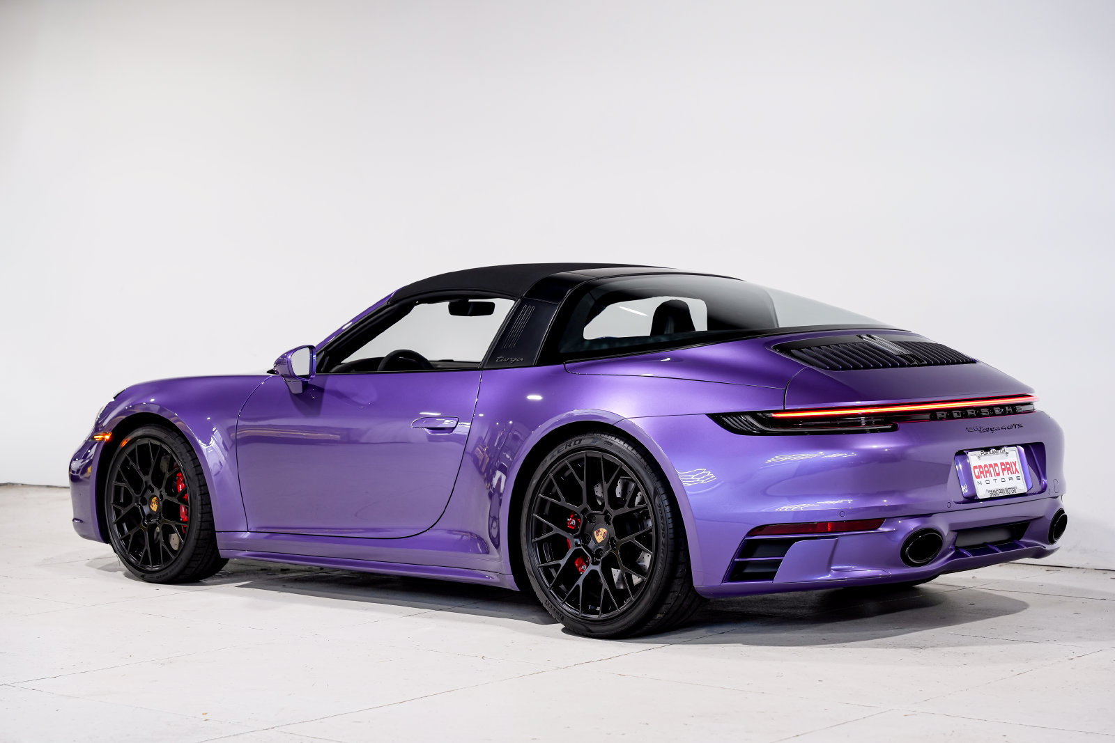 Used 2024 Porsche 911 Targa 4 GTS AWD/4WD image 9
