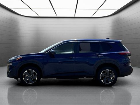 Used 2024 Nissan Rogue SV AWD/4WD image 11